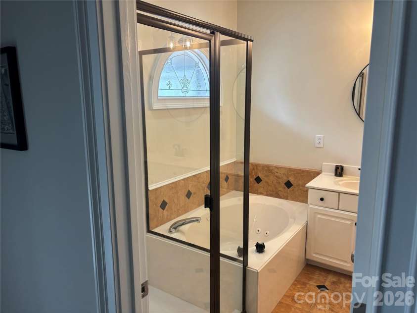 6201 Creft Circle, Indian Trail, NC 28079.  MLS# CAR4376580, YatesRealty ID 55558. Primary Bathroom