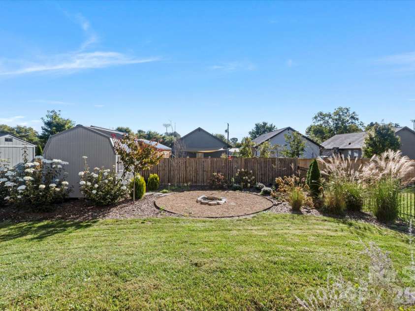 85 Temple Church Road, Brevard, NC 28712.  MLS# CAR4427509, YatesRealty ID 55559. 