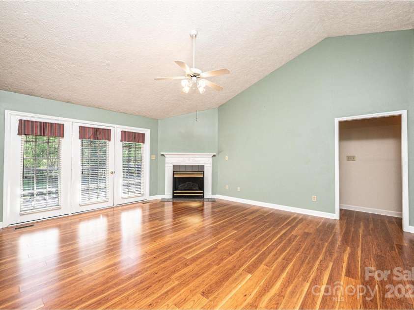 2426 36th Avenue, Hickory, NC 28601.  MLS# CAR4244686, YatesRealty ID 5556. 