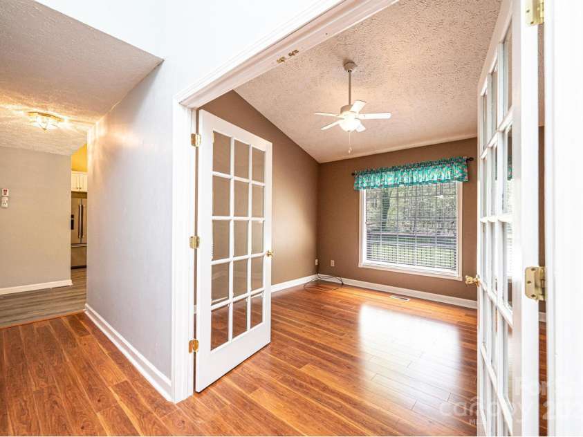 2426 36th Avenue, Hickory, NC 28601.  MLS# CAR4244686, YatesRealty ID 5556. 