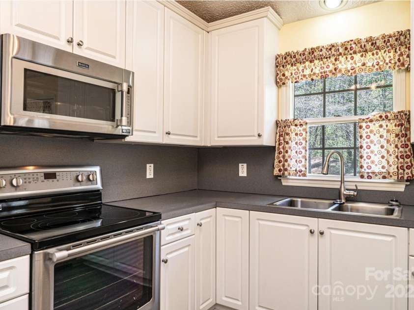2426 36th Avenue, Hickory, NC 28601.  MLS# CAR4244686, YatesRealty ID 5556. 