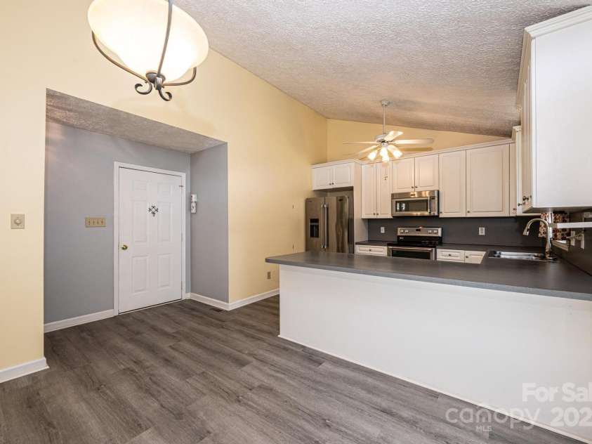 2426 36th Avenue, Hickory, NC 28601.  MLS# CAR4244686, YatesRealty ID 5556. 