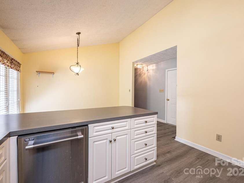 2426 36th Avenue, Hickory, NC 28601.  MLS# CAR4244686, YatesRealty ID 5556. 