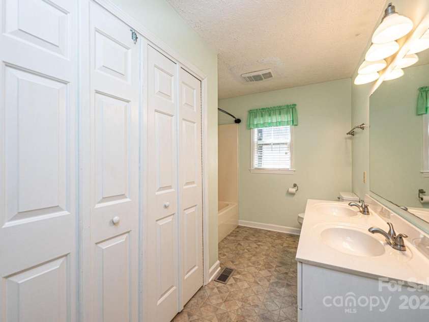 2426 36th Avenue, Hickory, NC 28601.  MLS# CAR4244686, YatesRealty ID 5556. 