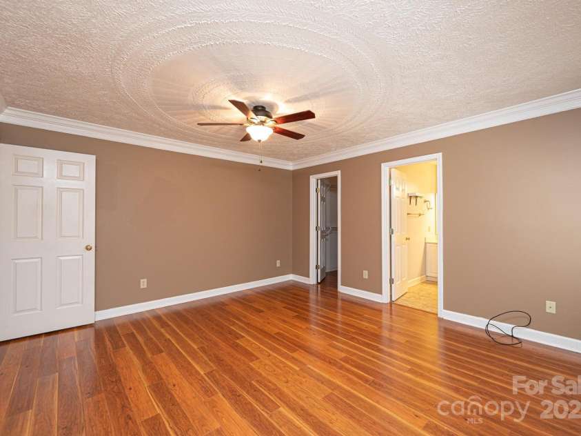 2426 36th Avenue, Hickory, NC 28601.  MLS# CAR4244686, YatesRealty ID 5556. 