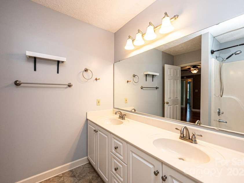 2426 36th Avenue, Hickory, NC 28601.  MLS# CAR4244686, YatesRealty ID 5556. 