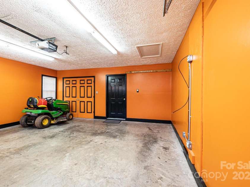 2426 36th Avenue, Hickory, NC 28601.  MLS# CAR4244686, YatesRealty ID 5556. 
