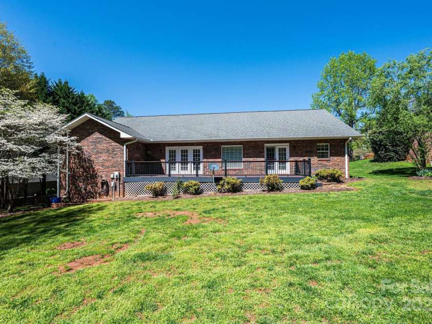 2426 36th Avenue, Hickory, NC 28601.  MLS# CAR4244686, YatesRealty ID 5556. 