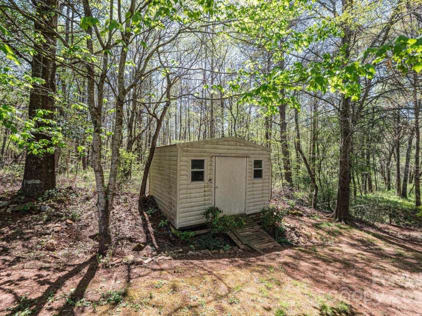 2426 36th Avenue, Hickory, NC 28601.  MLS# CAR4244686, YatesRealty ID 5556. 