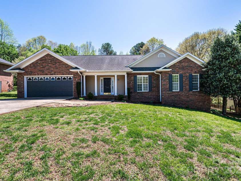 2426 36th Avenue, Hickory, NC 28601.  MLS# CAR4244686, YatesRealty ID 5556. 