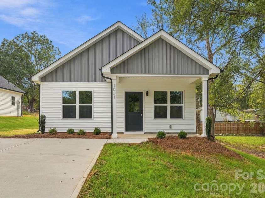 1031 Houston Street, Gastonia, NC 28052.  MLS# CAR4432924, YatesRealty ID 55561. 