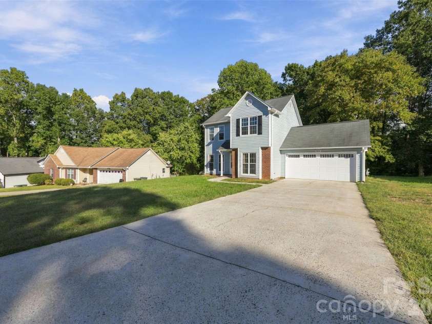 2374 Eagle Glen Court, Gastonia, NC 28056.  MLS# CAR4432758, YatesRealty ID 55564. 