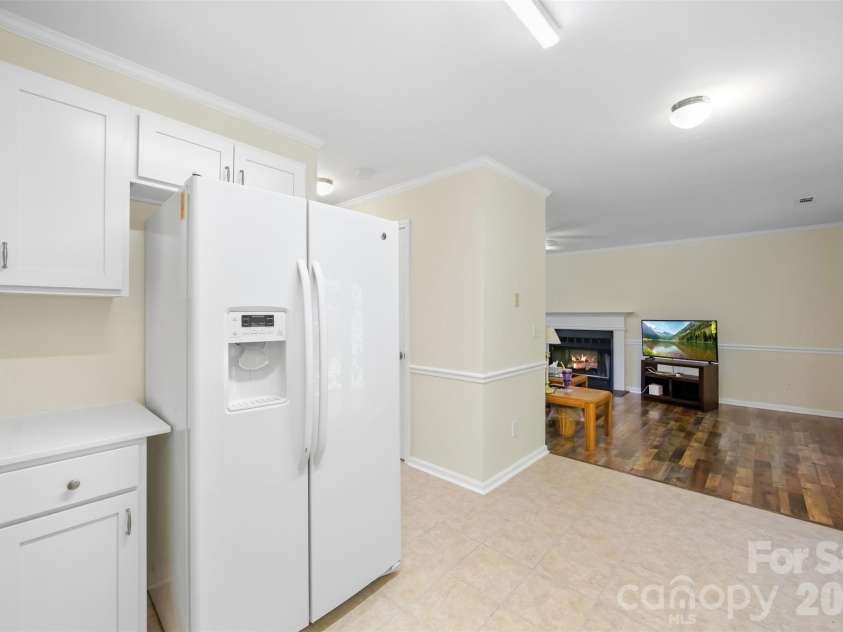 2374 Eagle Glen Court, Gastonia, NC 28056.  MLS# CAR4432758, YatesRealty ID 55564. 