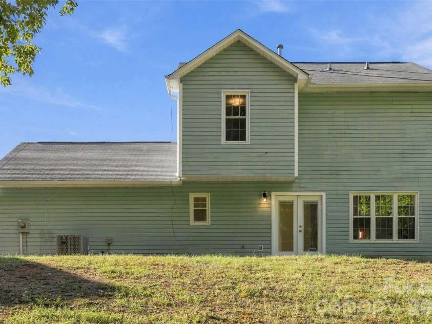 2374 Eagle Glen Court, Gastonia, NC 28056.  MLS# CAR4432758, YatesRealty ID 55564. 