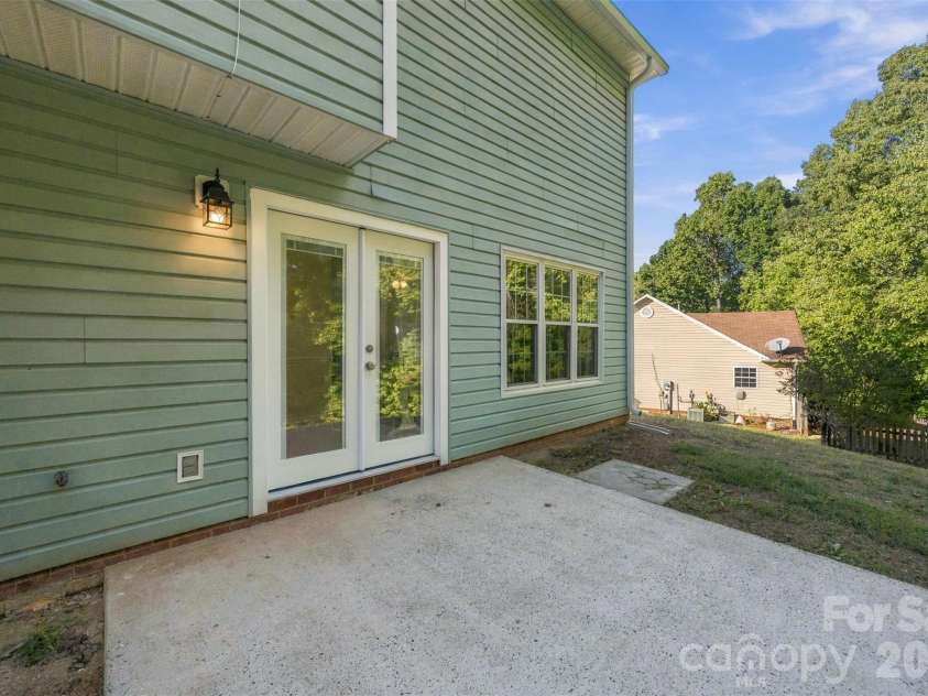 2374 Eagle Glen Court, Gastonia, NC 28056.  MLS# CAR4432758, YatesRealty ID 55564. 