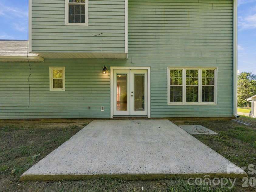 2374 Eagle Glen Court, Gastonia, NC 28056.  MLS# CAR4432758, YatesRealty ID 55564. 
