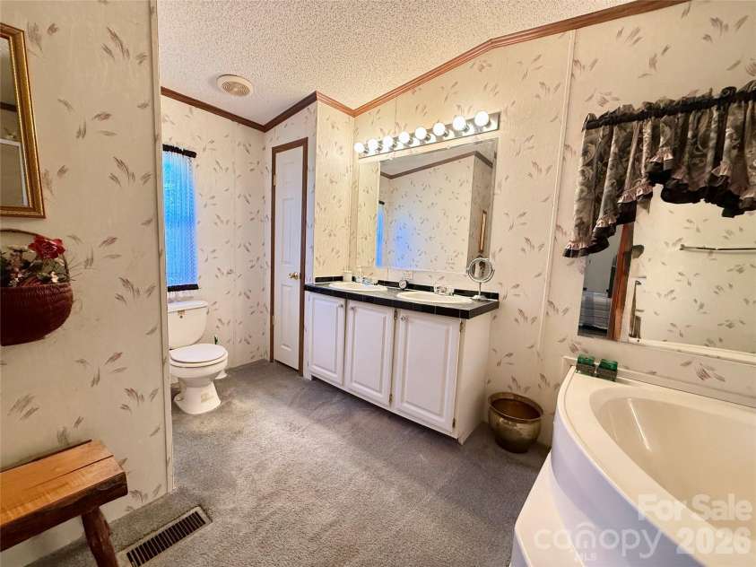 880 G W Whitmire Road, Rosman, NC 28772.  MLS# CAR4427376, YatesRealty ID 55565. Double Vanity