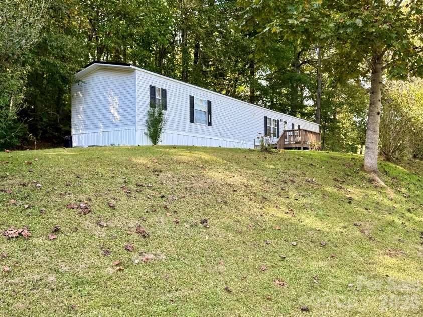 880 G W Whitmire Road, Rosman, NC 28772.  MLS# CAR4427376, YatesRealty ID 55565. Peaceful Setting