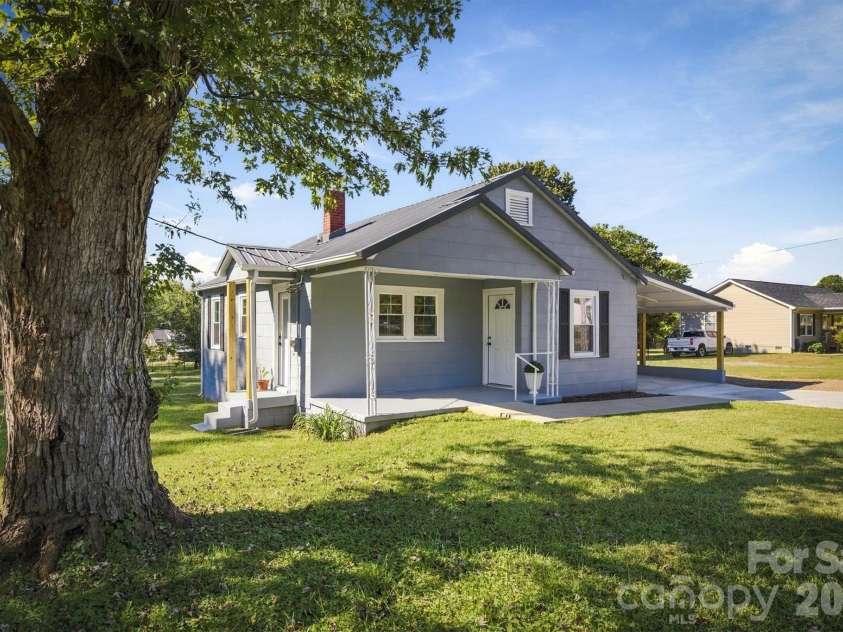3218 Craig Avenue, Valdese, NC 28690.  MLS# CAR4432337, YatesRealty ID 55569. 