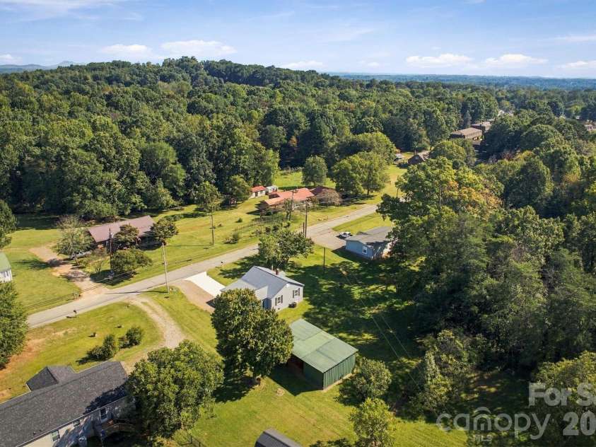 3218 Craig Avenue, Valdese, NC 28690.  MLS# CAR4432337, YatesRealty ID 55569. 