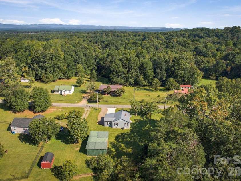 3218 Craig Avenue, Valdese, NC 28690.  MLS# CAR4432337, YatesRealty ID 55569. 