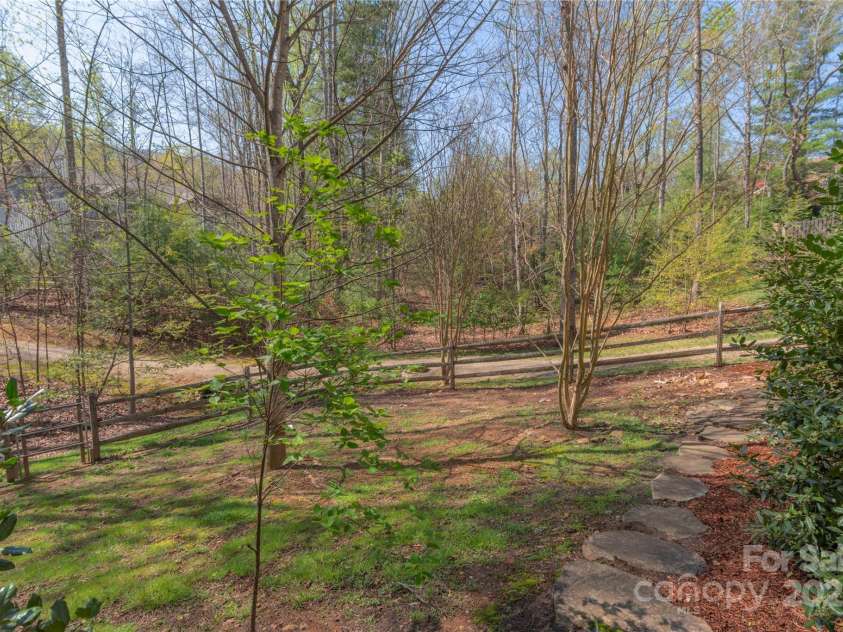 28 Sparkle Dun Drive, Biltmore Lake, NC 28715.  MLS# CAR4286512, YatesRealty ID 5557. 