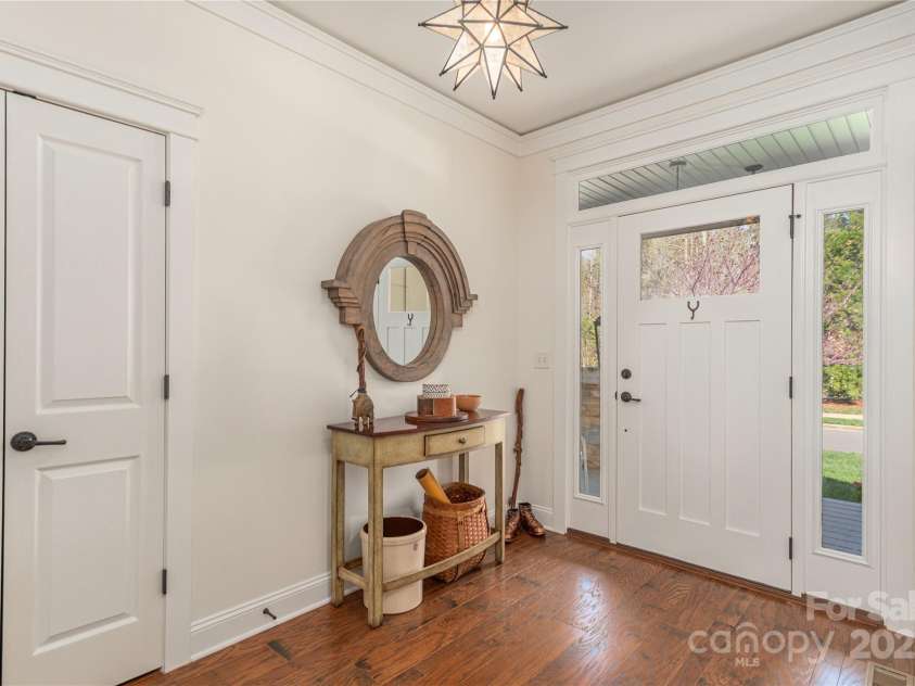 28 Sparkle Dun Drive, Biltmore Lake, NC 28715.  MLS# CAR4286512, YatesRealty ID 5557. Bright foyer
