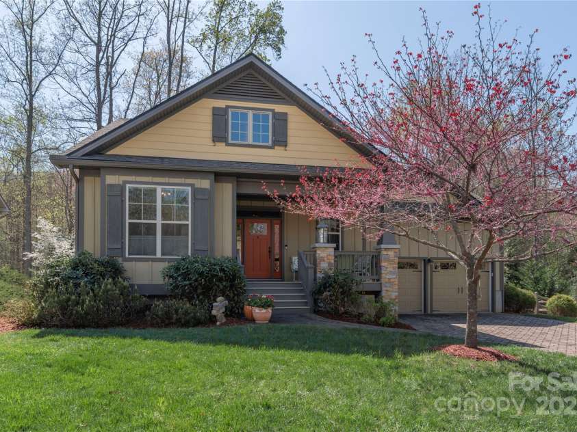 28 Sparkle Dun Drive, Biltmore Lake, NC 28715.  MLS# CAR4286512, YatesRealty ID 5557. Great curbside appeal