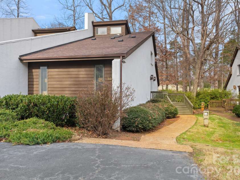 33 Lantern Lane, Lexington, NC 27292.  MLS# CAR4336982, YatesRealty ID 5557. 