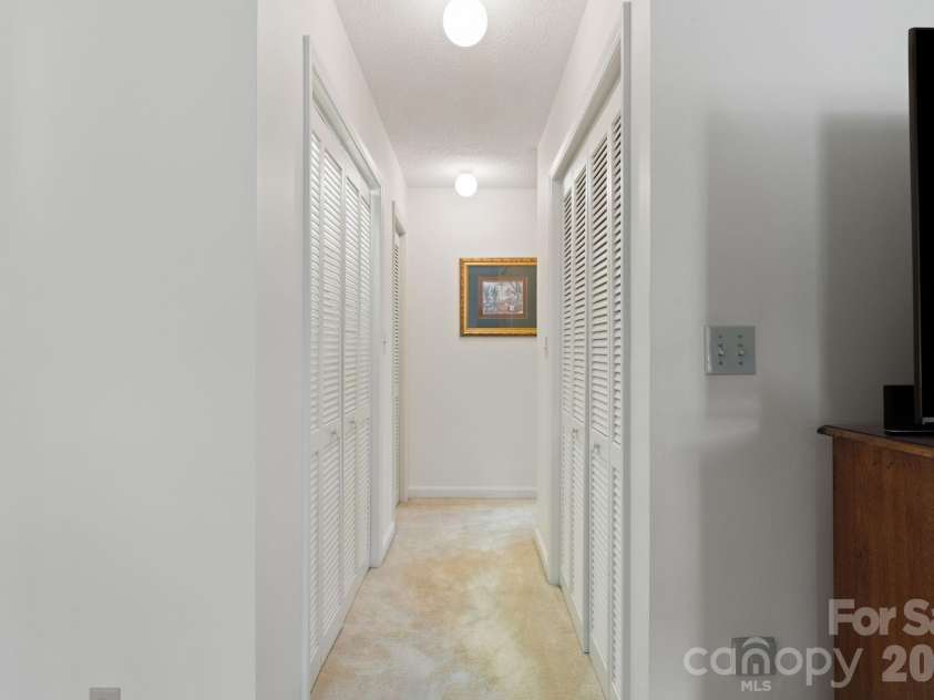 33 Lantern Lane, Lexington, NC 27292.  MLS# CAR4336982, YatesRealty ID 5557. 