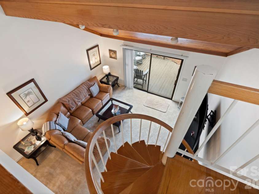 33 Lantern Lane, Lexington, NC 27292.  MLS# CAR4336982, YatesRealty ID 5557. 