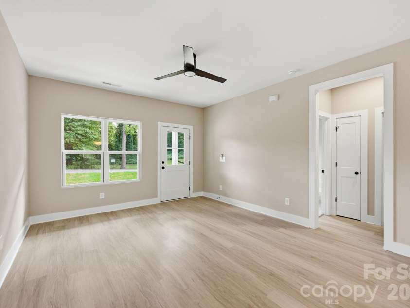 1032 Sycamore Avenue, Gastonia, NC 28052.  MLS# CAR4432941, YatesRealty ID 55570. 