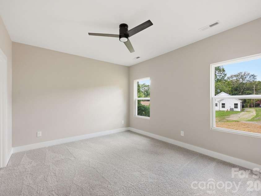 1032 Sycamore Avenue, Gastonia, NC 28052.  MLS# CAR4432941, YatesRealty ID 55570. 
