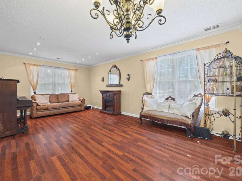 1277 Winding Path Road, Lake Wylie, SC 29710.  MLS# CAR4430642, YatesRealty ID 55573. 
