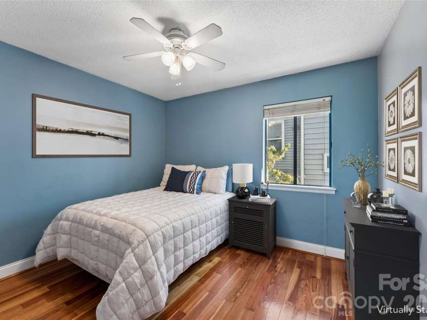 422 8th Street, Charlotte, NC 28202.  MLS# CAR4432729, YatesRealty ID 55576. 