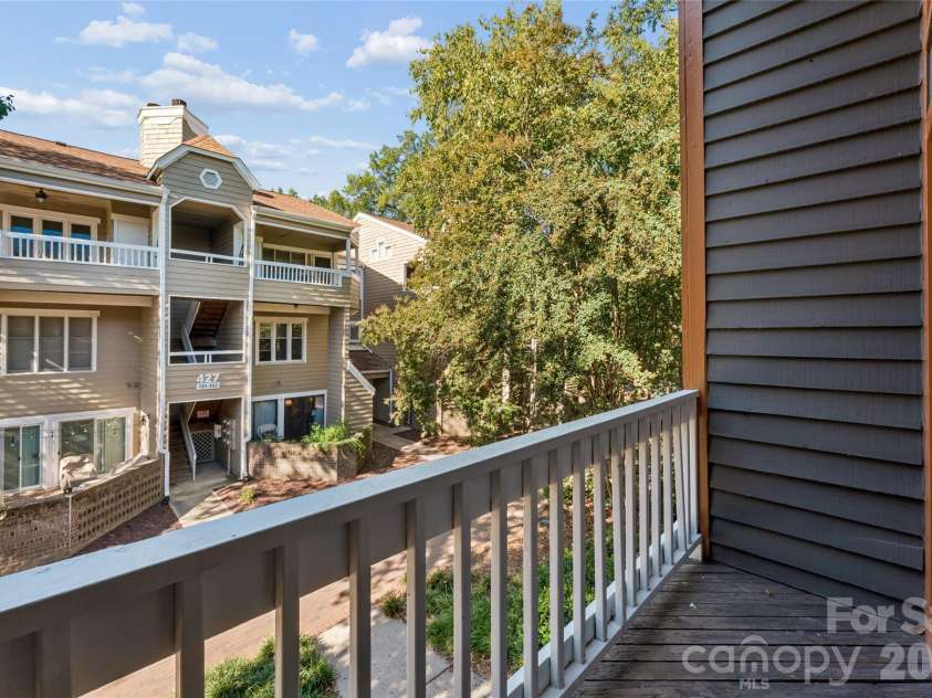 422 8th Street, Charlotte, NC 28202.  MLS# CAR4432729, YatesRealty ID 55576. 