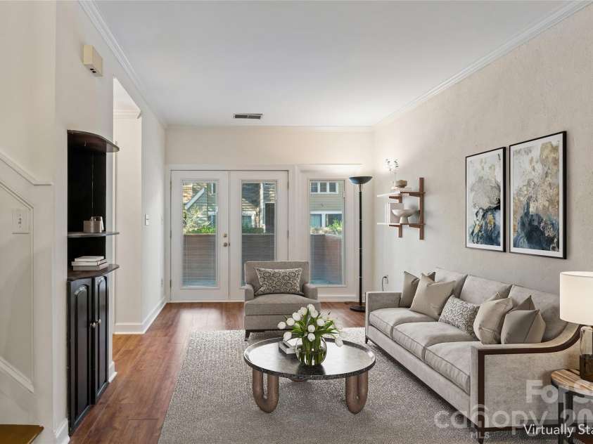 422 8th Street, Charlotte, NC 28202.  MLS# CAR4432729, YatesRealty ID 55576. 