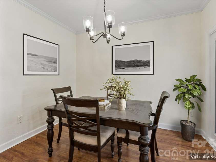 422 8th Street, Charlotte, NC 28202.  MLS# CAR4432729, YatesRealty ID 55576. 