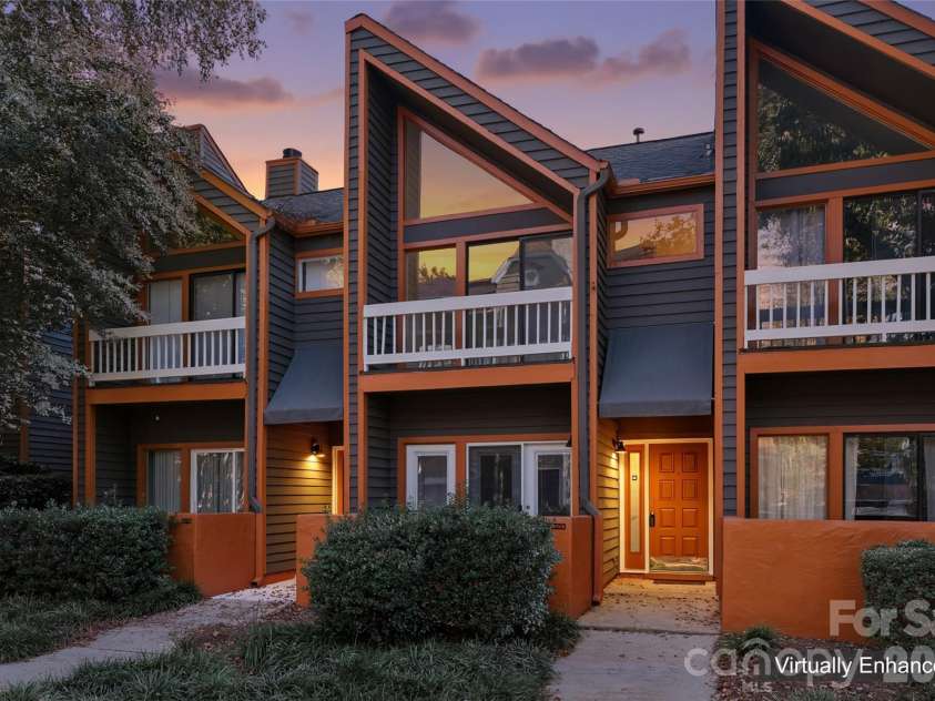422 8th Street, Charlotte, NC 28202.  MLS# CAR4432729, YatesRealty ID 55576. 