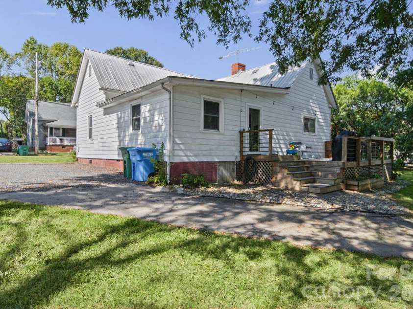 626 Austin Street, Albemarle, NC 28001.  MLS# CAR4430962, YatesRealty ID 55577. 