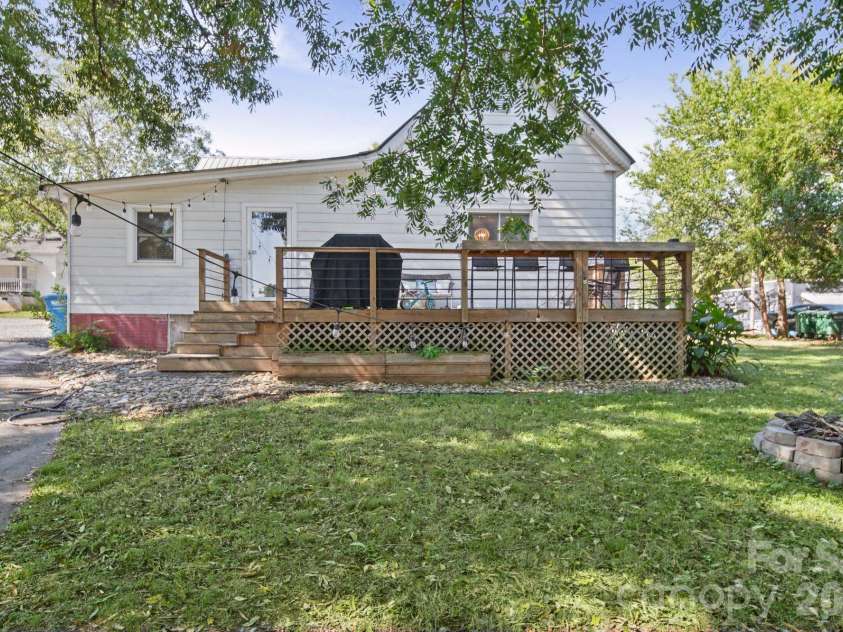 626 Austin Street, Albemarle, NC 28001.  MLS# CAR4430962, YatesRealty ID 55577. 