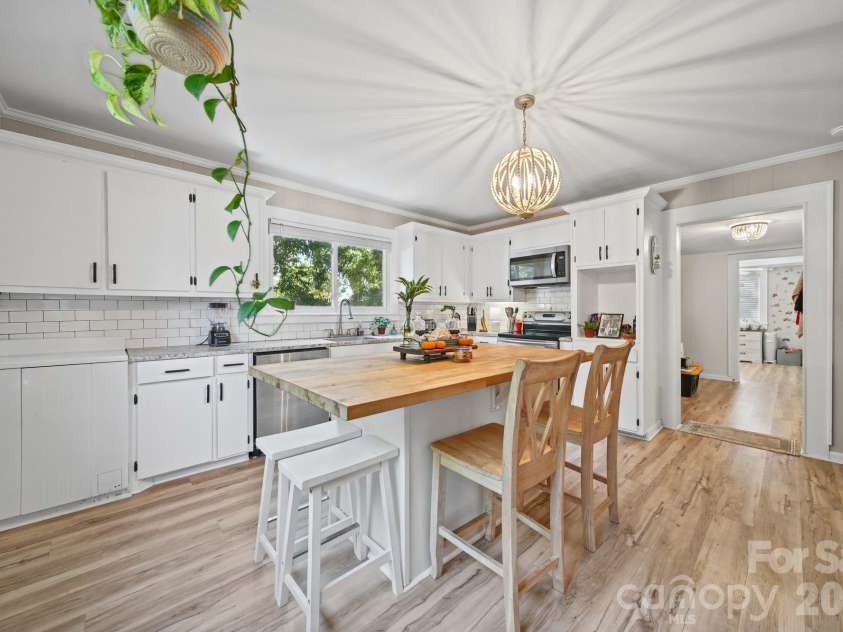626 Austin Street, Albemarle, NC 28001.  MLS# CAR4430962, YatesRealty ID 55577. 