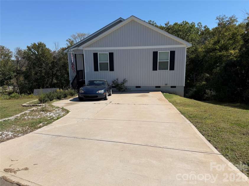 102 Snyder Court, Concord, NC 28025.  MLS# CAR4428517, YatesRealty ID 55579. 
