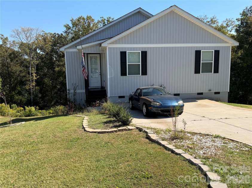 102 Snyder Court, Concord, NC 28025.  MLS# CAR4428517, YatesRealty ID 55579. 