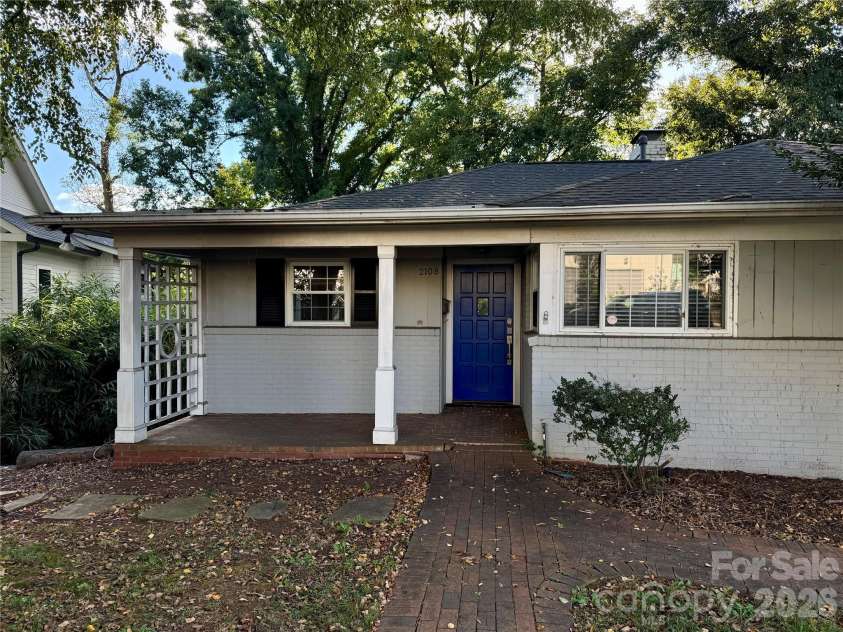 2108 Hassell Place, Charlotte, NC 28209.  MLS# CAR4432529, YatesRealty ID 55584. 