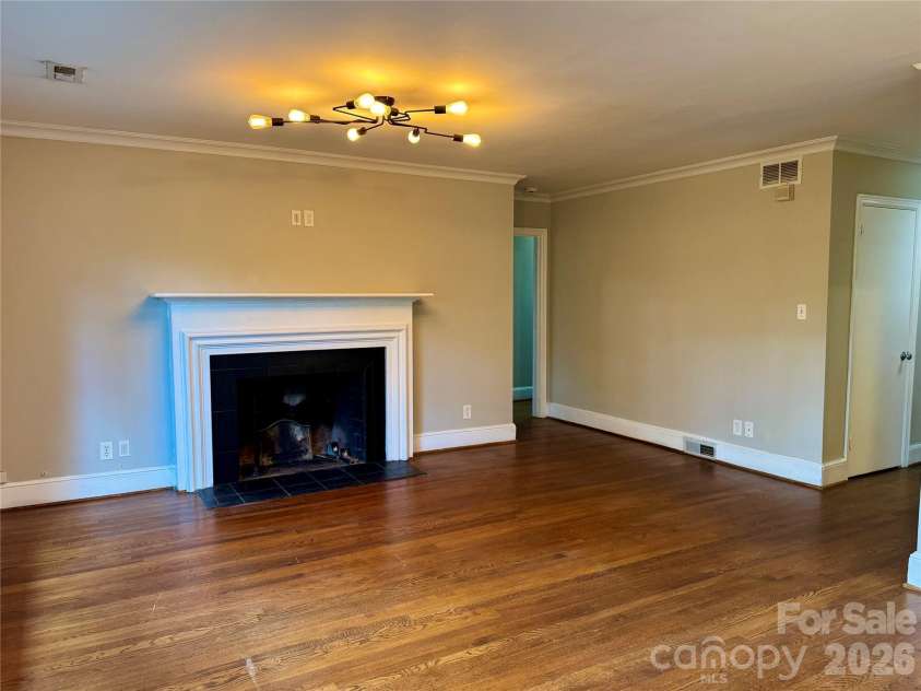 2108 Hassell Place, Charlotte, NC 28209.  MLS# CAR4432529, YatesRealty ID 55584. 