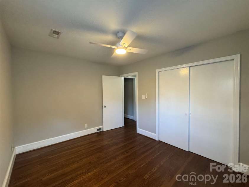 2108 Hassell Place, Charlotte, NC 28209.  MLS# CAR4432529, YatesRealty ID 55584. 