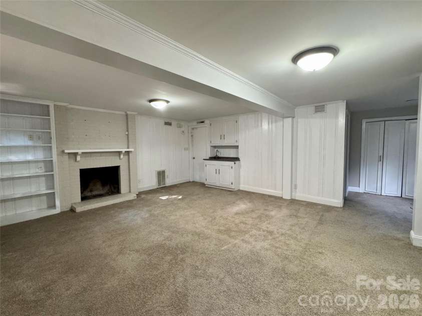 2108 Hassell Place, Charlotte, NC 28209.  MLS# CAR4432529, YatesRealty ID 55584. 