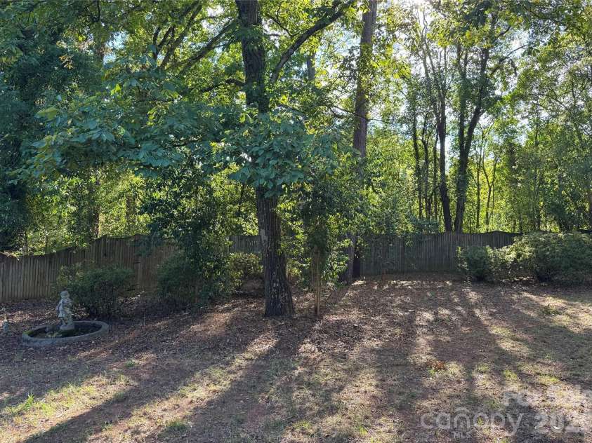 2108 Hassell Place, Charlotte, NC 28209.  MLS# CAR4432529, YatesRealty ID 55584. 