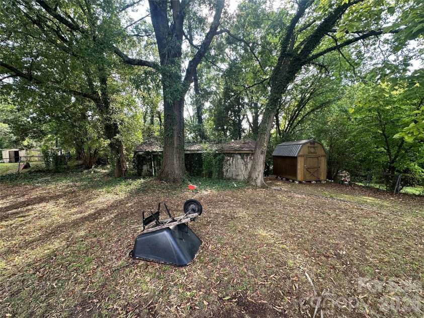 537 Bowman Road, Charlotte, NC 28217.  MLS# CAR4432783, YatesRealty ID 55587. 